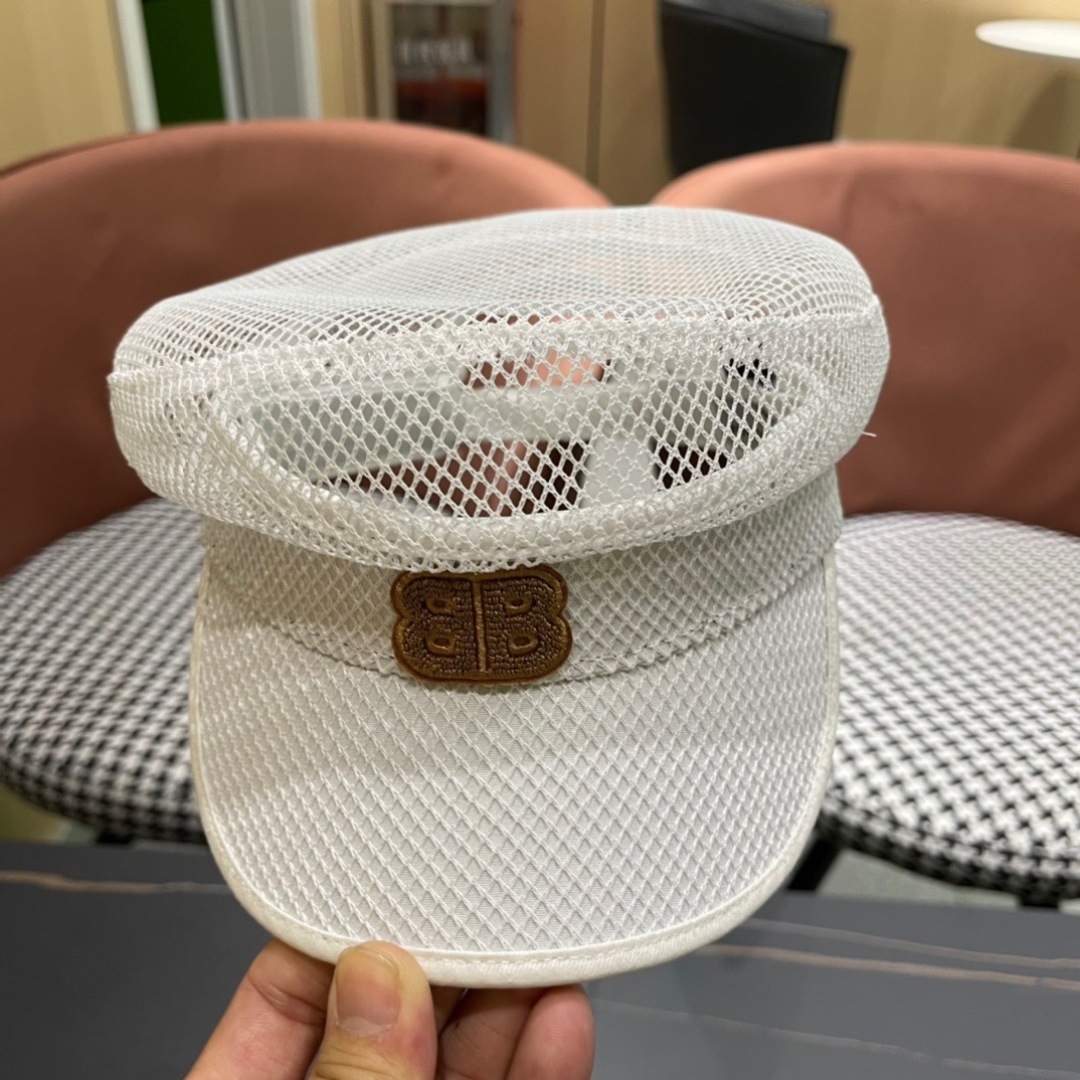    Balenciaga 巴黎世家春夏新款防晒透气鸭舌帽🧢简约时尚超级无敌好看的帽子！
