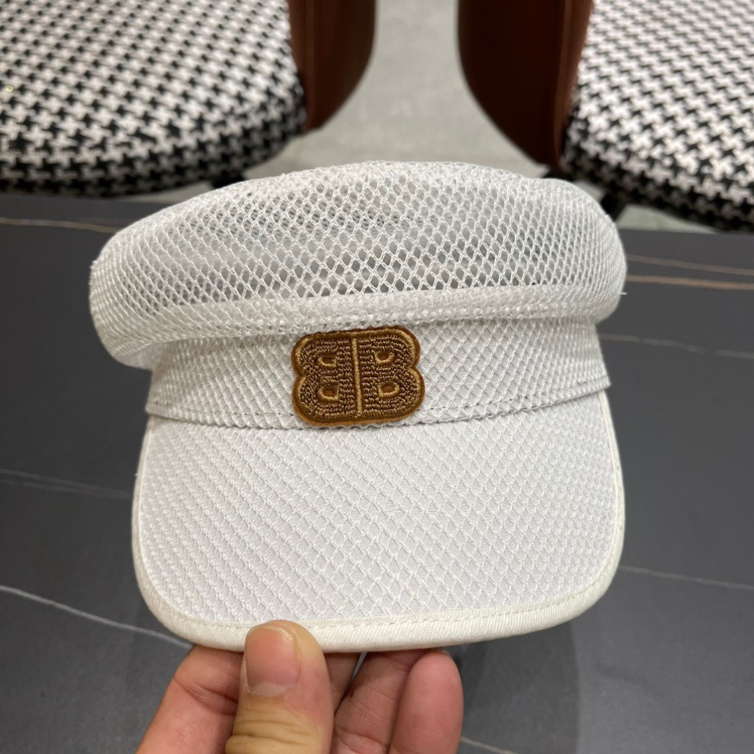    Balenciaga 巴黎世家春夏新款防晒透气鸭舌帽🧢简约时尚超级无敌好看的帽子！