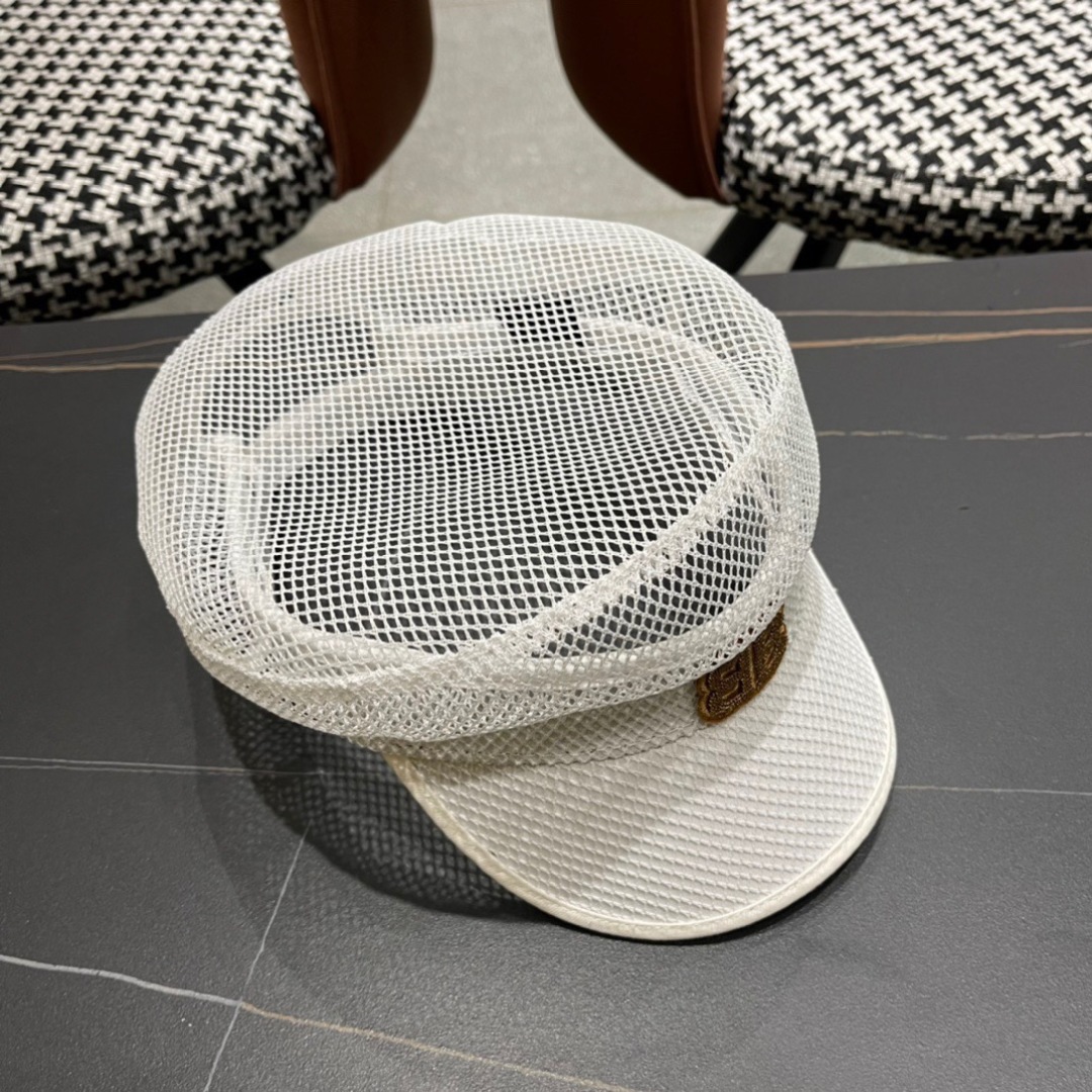    Balenciaga 巴黎世家春夏新款防晒透气鸭舌帽🧢简约时尚超级无敌好看的帽子！