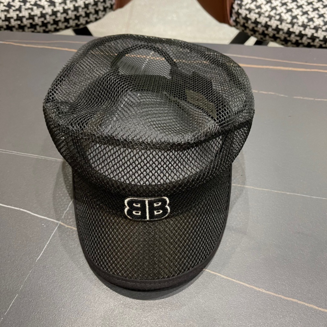    Balenciaga 巴黎世家春夏新款防晒透气鸭舌帽🧢简约时尚超级无敌好看的帽子！