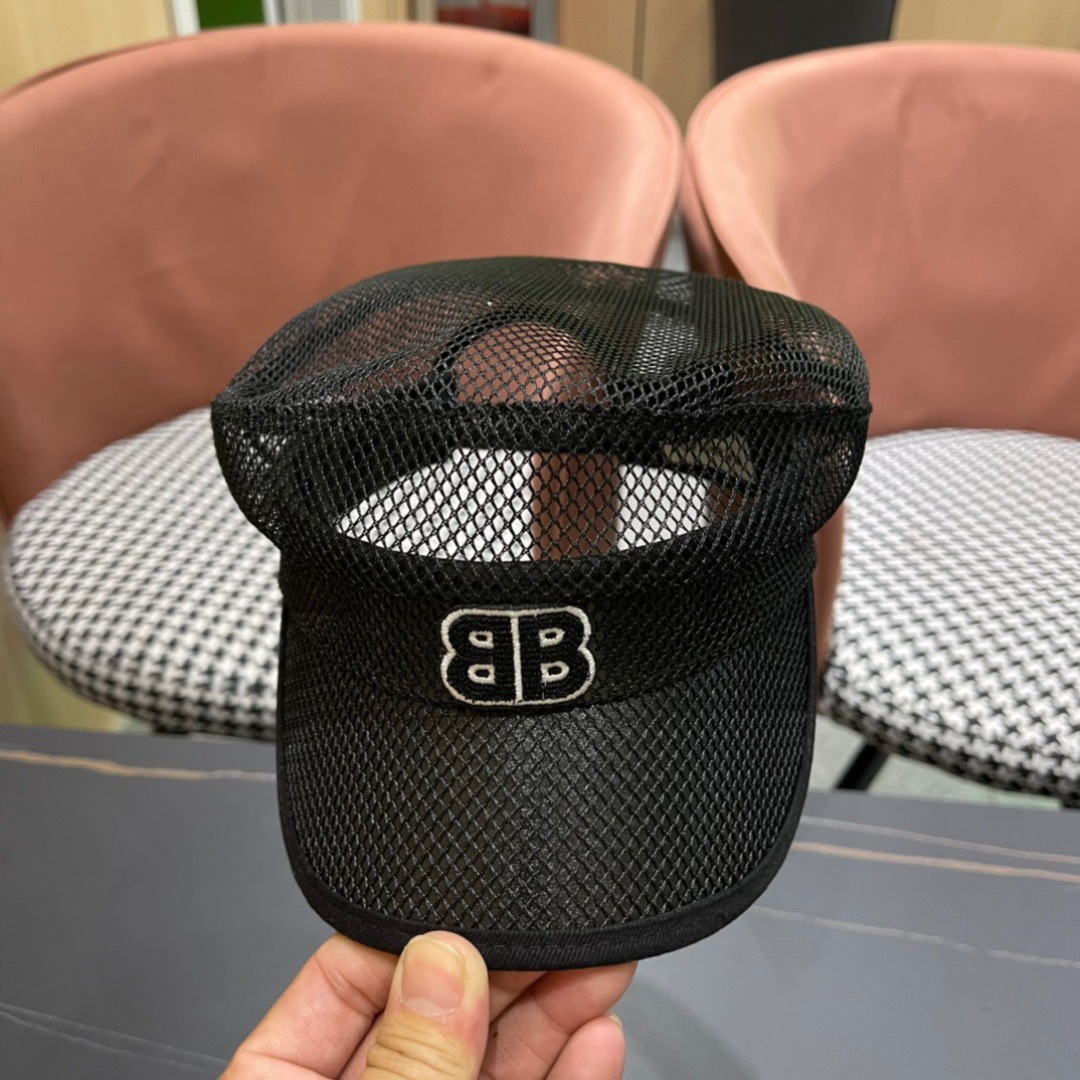    Balenciaga 巴黎世家春夏新款防晒透气鸭舌帽🧢简约时尚超级无敌好看的帽子！