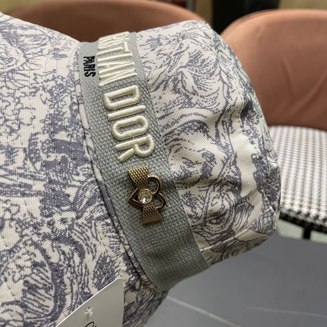  原单品质  迪奥DIOR】2025官网同步上线 韩版新款英式运动款重工定制款11原单品质 男女通用渔夫