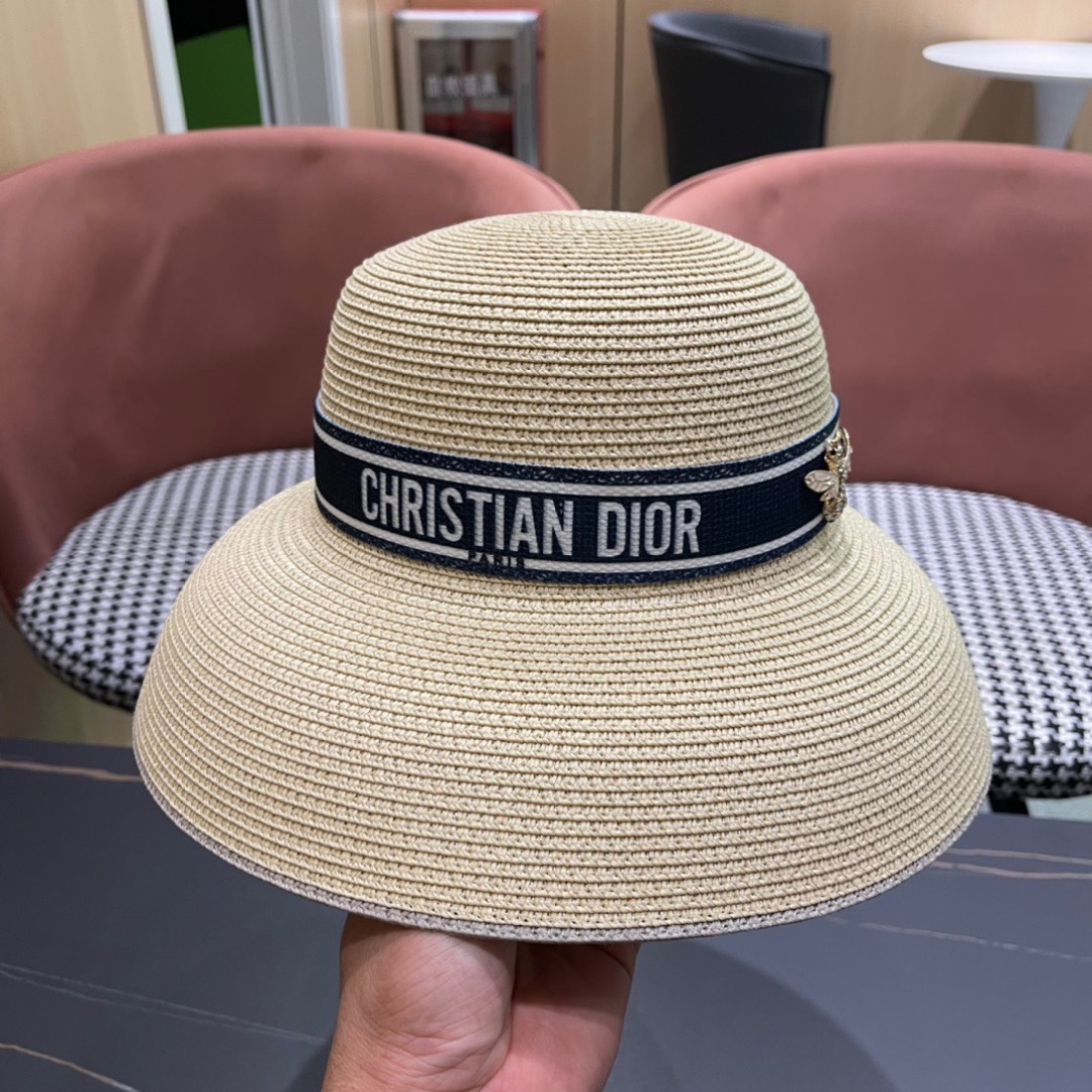   Dior迪奥2025新款草帽 精简盆帽 代购版本！时尚潮流，高端做工！非一般的品质，细节看实拍哦