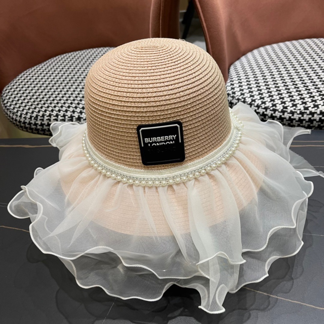 【burberry巴宝莉】2025新款小香度假风大沿盆帽草帽，旅行必备，超好搭配，赶紧入手！