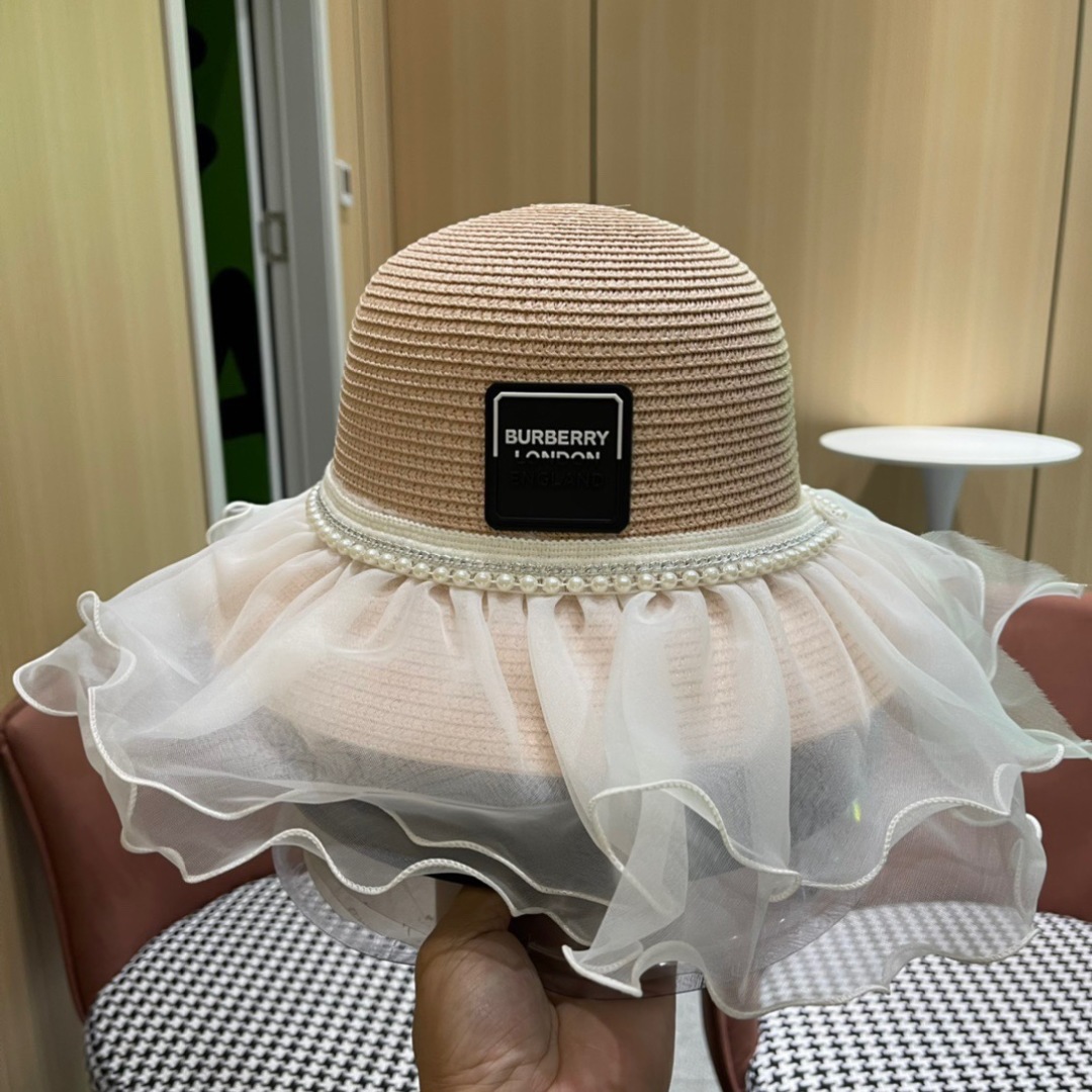 【burberry巴宝莉】2025新款小香度假风大沿盆帽草帽，旅行必备，超好搭配，赶紧入手！