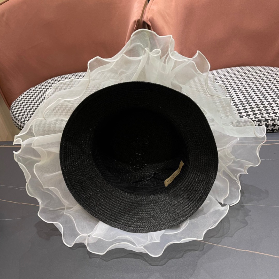 【burberry巴宝莉】2025新款小香度假风大沿盆帽草帽，旅行必备，超好搭配，赶紧入手！
