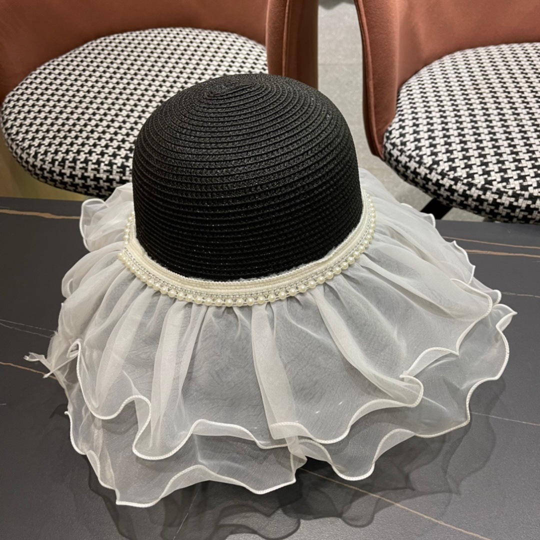 【burberry巴宝莉】2025新款小香度假风大沿盆帽草帽，旅行必备，超好搭配，赶紧入手！