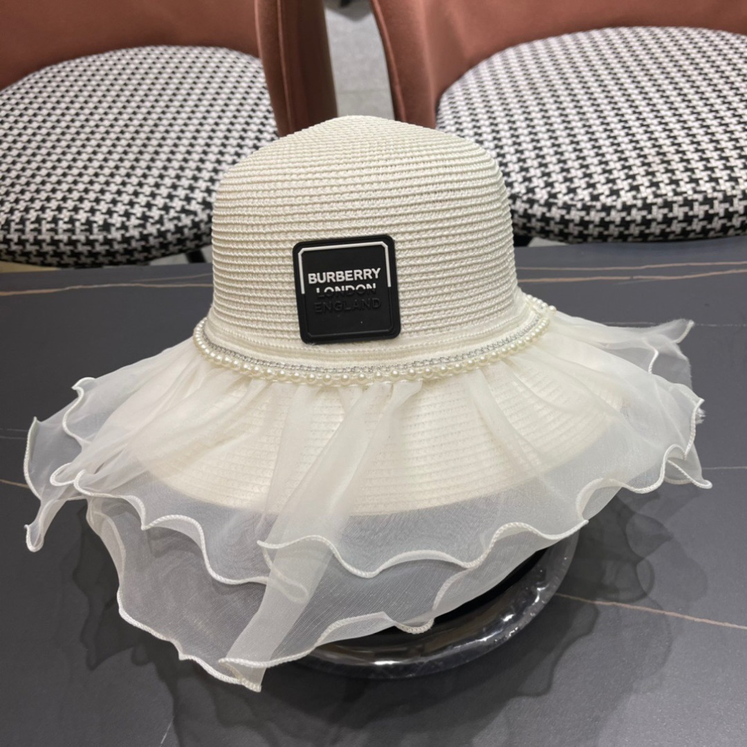 【burberry巴宝莉】2025新款小香度假风大沿盆帽草帽，旅行必备，超好搭配，赶紧入手！