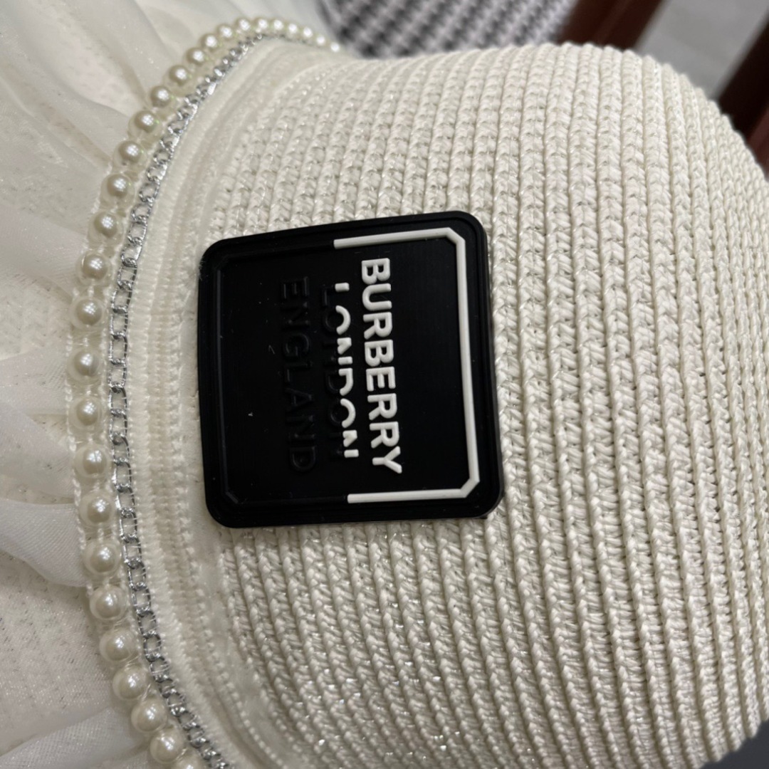 【burberry巴宝莉】2025新款小香度假风大沿盆帽草帽，旅行必备，超好搭配，赶紧入手！