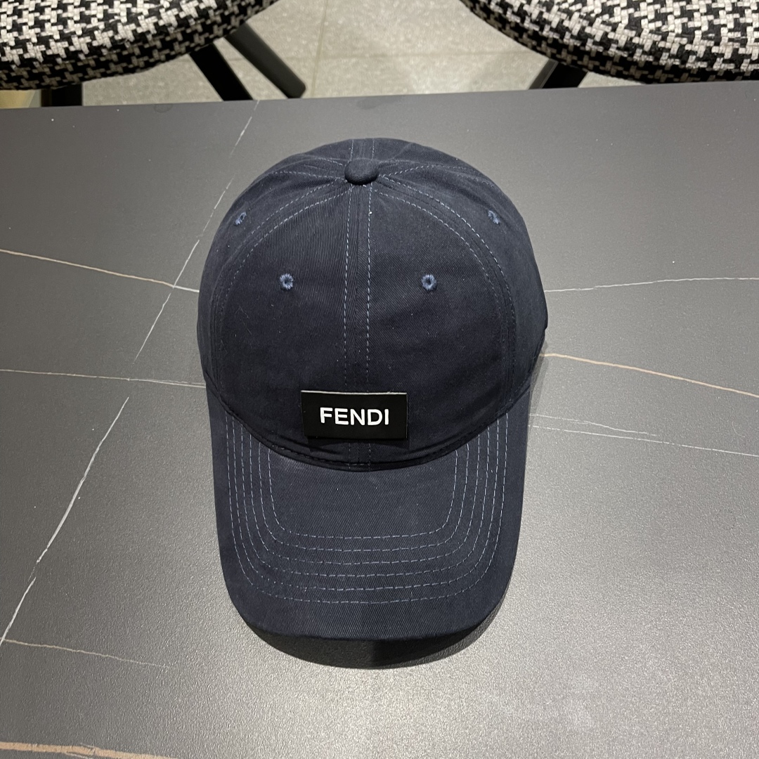  FENDI芬迪，2025新品棒球帽 代购版本！时尚潮流，高端做工！细节看实拍哦