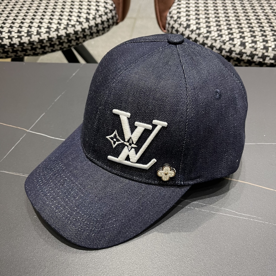  LV(路易威登)新款原单棒球帽，LV刺绣，专柜11开模订制，原版帆布面料+头层牛皮，精细刺绣！质量超赞