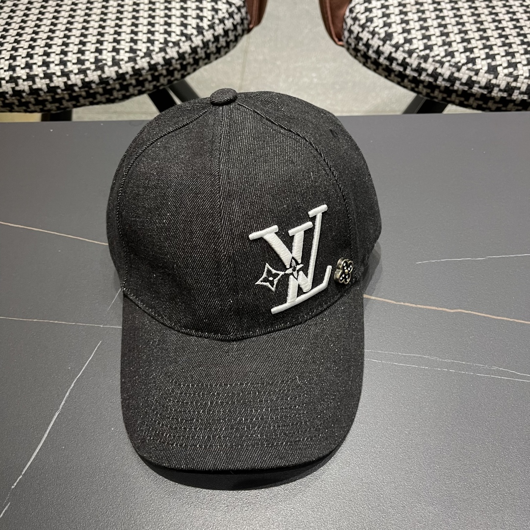  LV(路易威登)新款原单棒球帽，LV刺绣，专柜11开模订制，原版帆布面料+头层牛皮，精细刺绣！质量超赞
