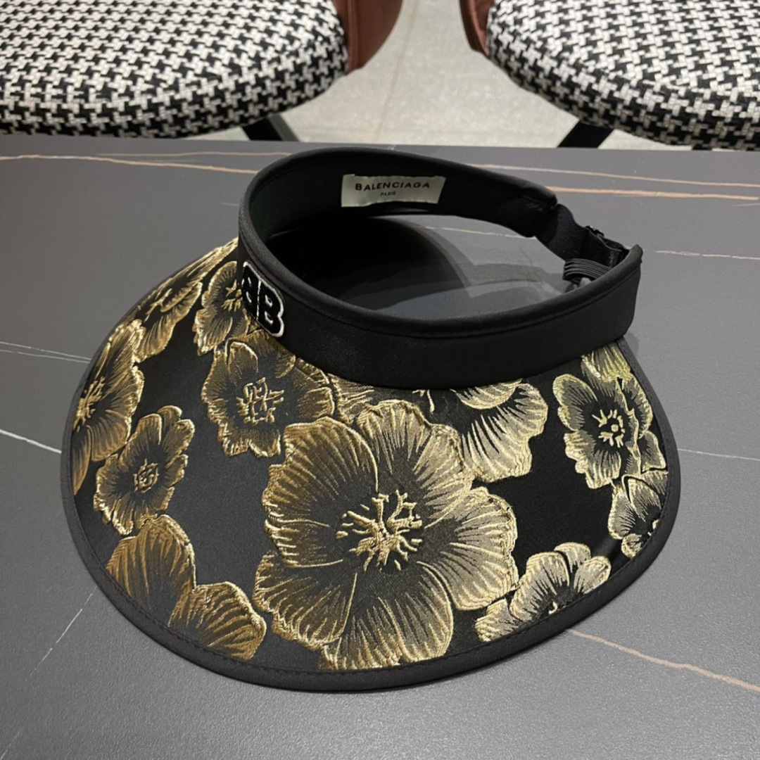  balenciaga 巴黎世家 2025新款空顶帽图画设计，版型正！
黑胶防紫外线，夏季必入！