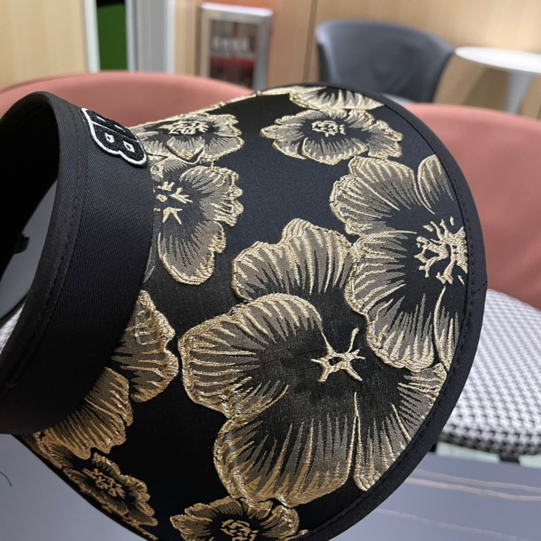  balenciaga 巴黎世家 2025新款空顶帽图画设计，版型正！
黑胶防紫外线，夏季必入！