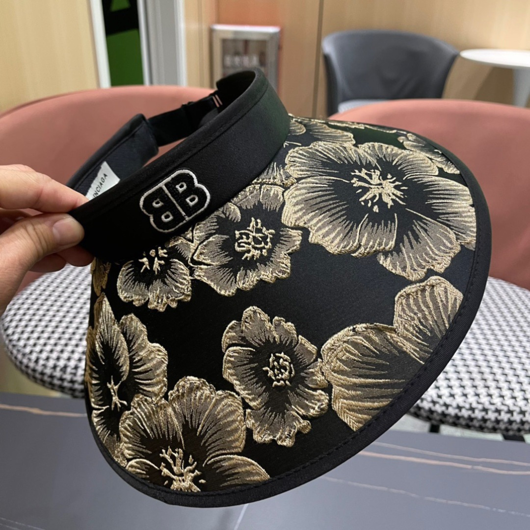  balenciaga 巴黎世家 2025新款空顶帽图画设计，版型正！
黑胶防紫外线，夏季必入！