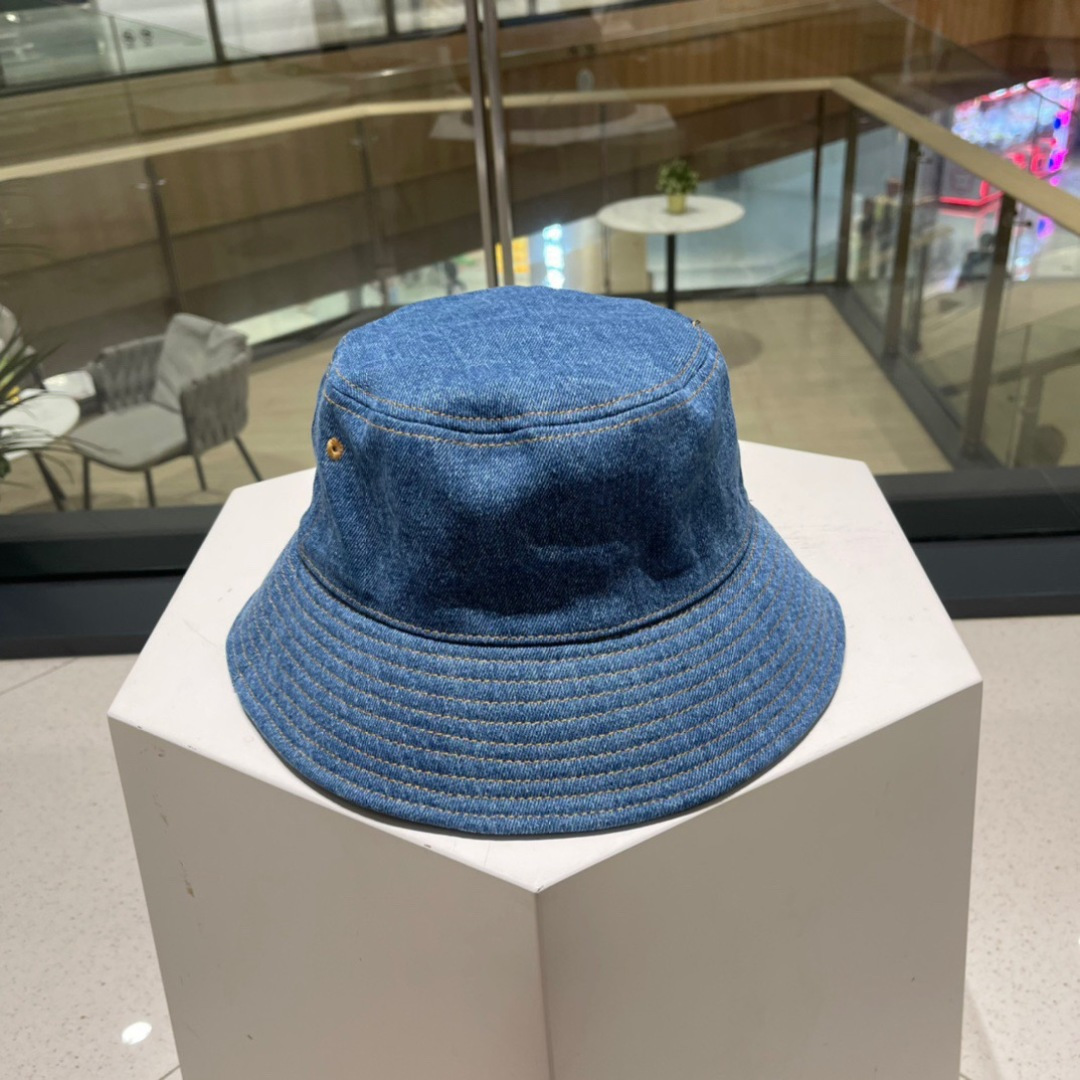  巴宝莉Burberry 原单，经典刺绣字母系列格子原单新品渔夫帽，超喜欢🥰自留的，赶紧入手哦！