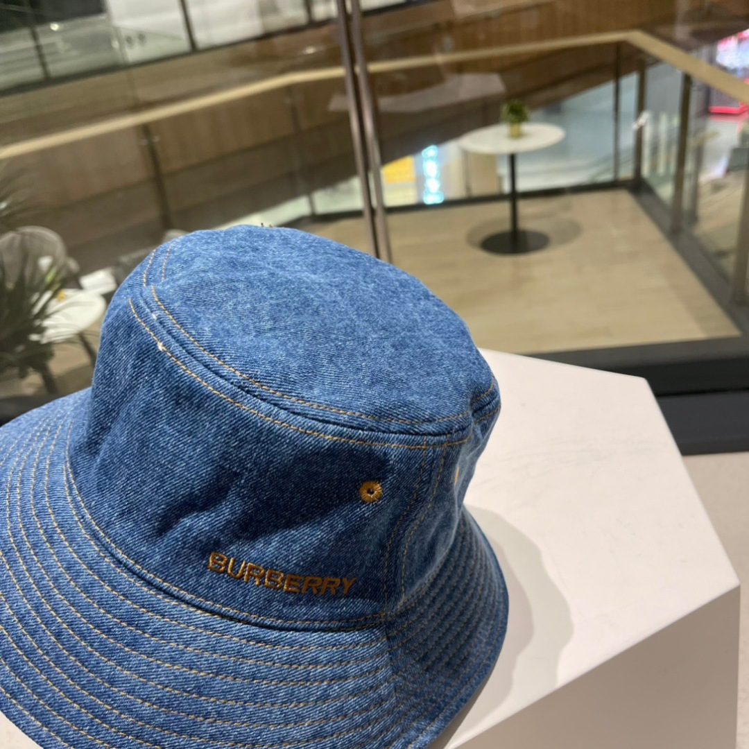  巴宝莉Burberry 原单，经典刺绣字母系列格子原单新品渔夫帽，超喜欢🥰自留的，赶紧入手哦！