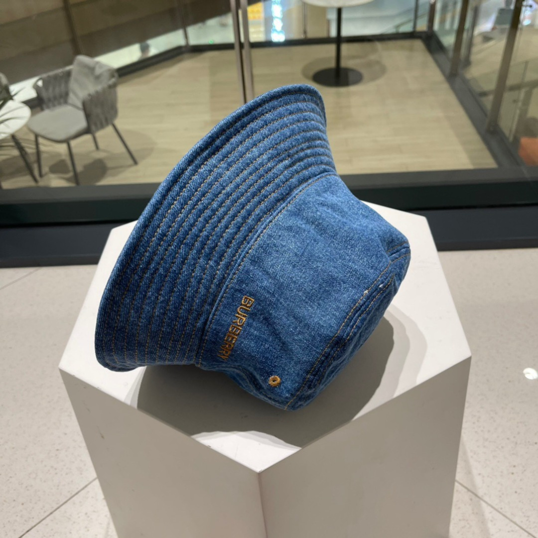  巴宝莉Burberry 原单，经典刺绣字母系列格子原单新品渔夫帽，超喜欢🥰自留的，赶紧入手哦！