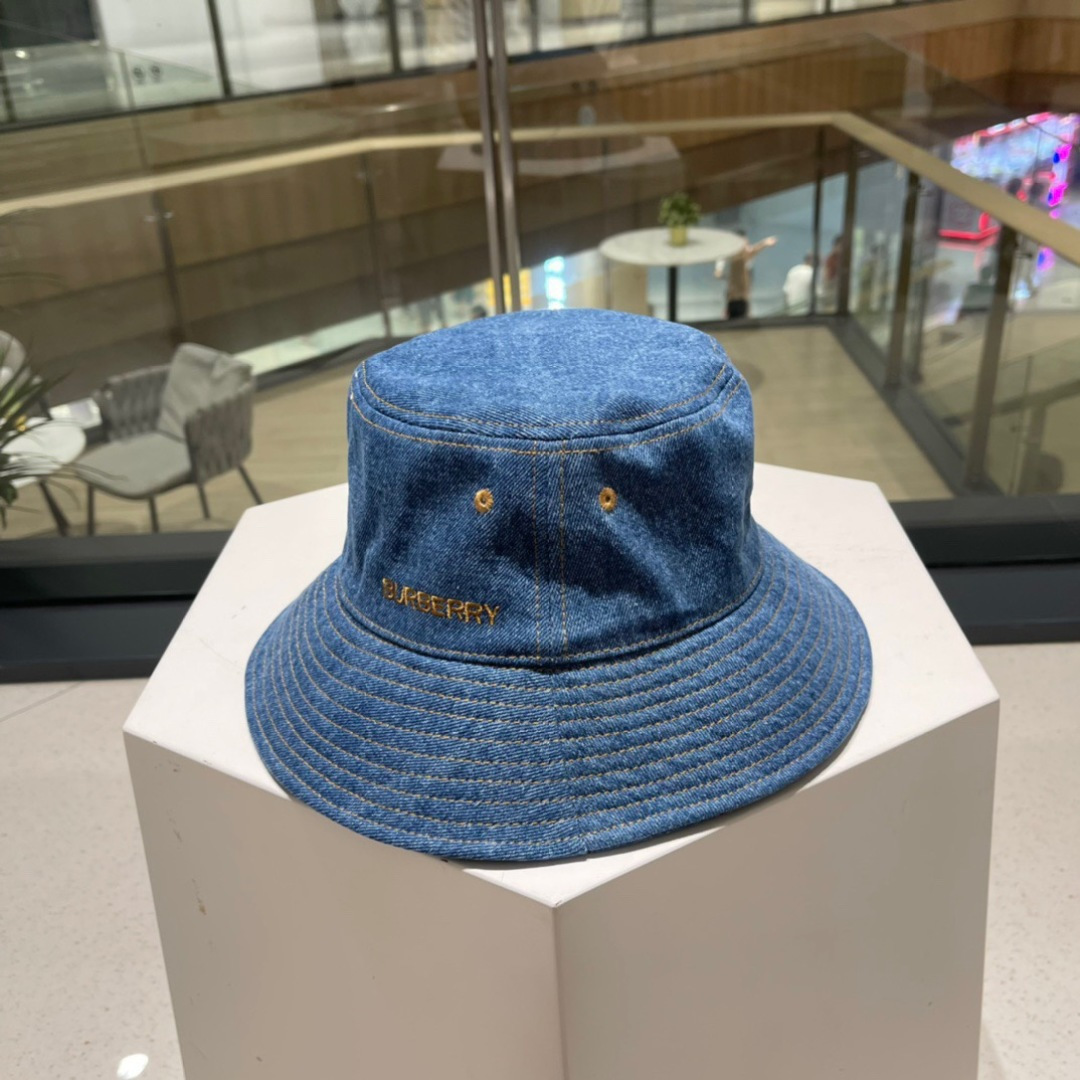  巴宝莉Burberry 原单，经典刺绣字母系列格子原单新品渔夫帽，超喜欢🥰自留的，赶紧入手哦！