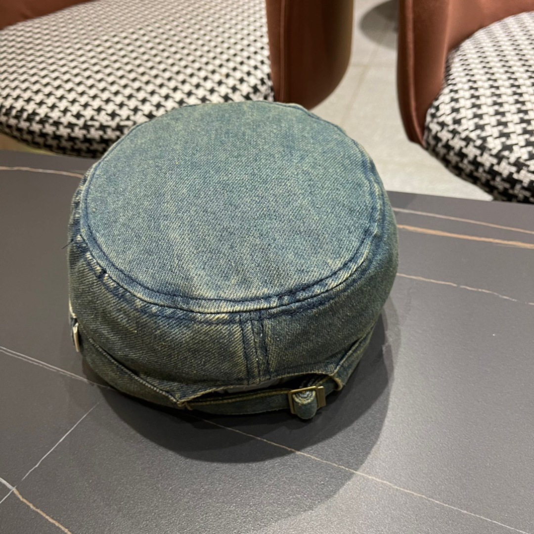 。Celine 赛琳春季新款军贝雷帽是鸭舌牛仔贝雷帽 进口材质笔挺舒展 整体爽朗有书卷气👍👍