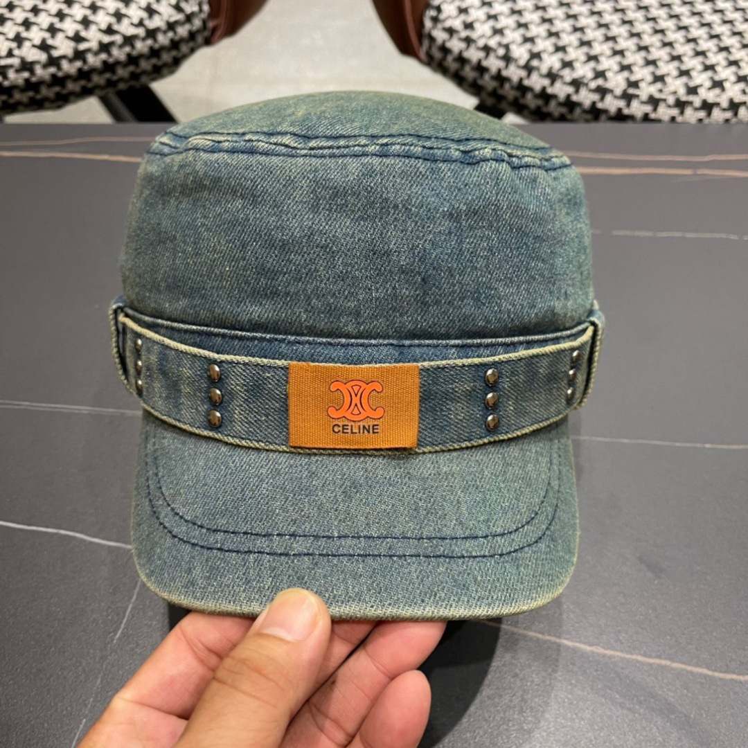 。Celine 赛琳春季新款军贝雷帽是鸭舌牛仔贝雷帽 进口材质笔挺舒展 整体爽朗有书卷气👍👍
