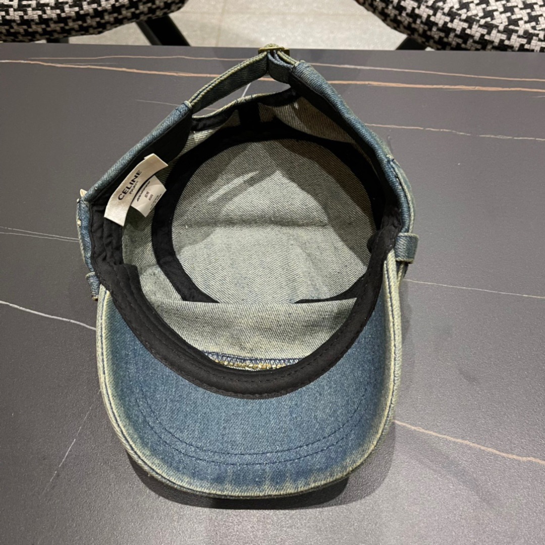 。Celine 赛琳春季新款军贝雷帽是鸭舌牛仔贝雷帽 进口材质笔挺舒展 整体爽朗有书卷气👍👍