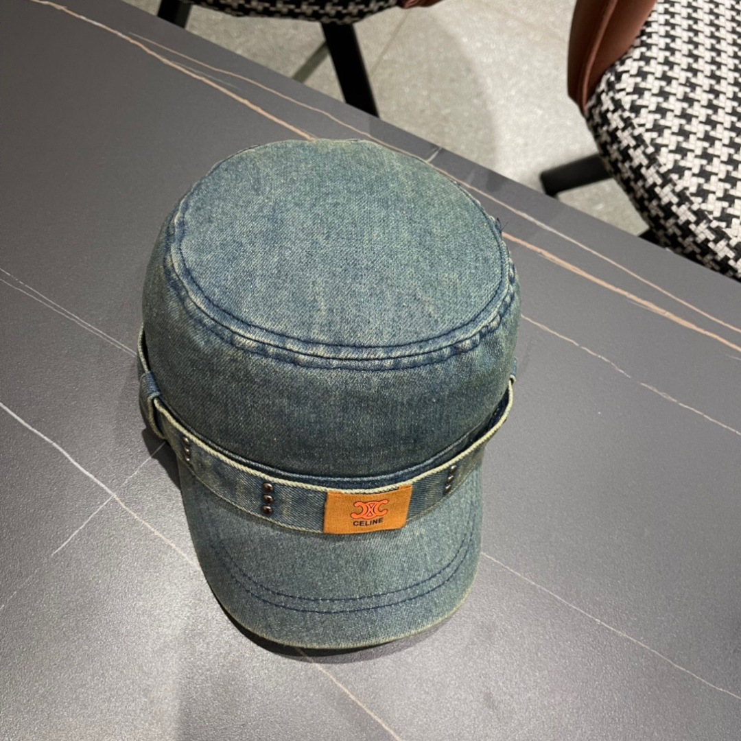。Celine 赛琳春季新款军贝雷帽是鸭舌牛仔贝雷帽 进口材质笔挺舒展 整体爽朗有书卷气👍👍