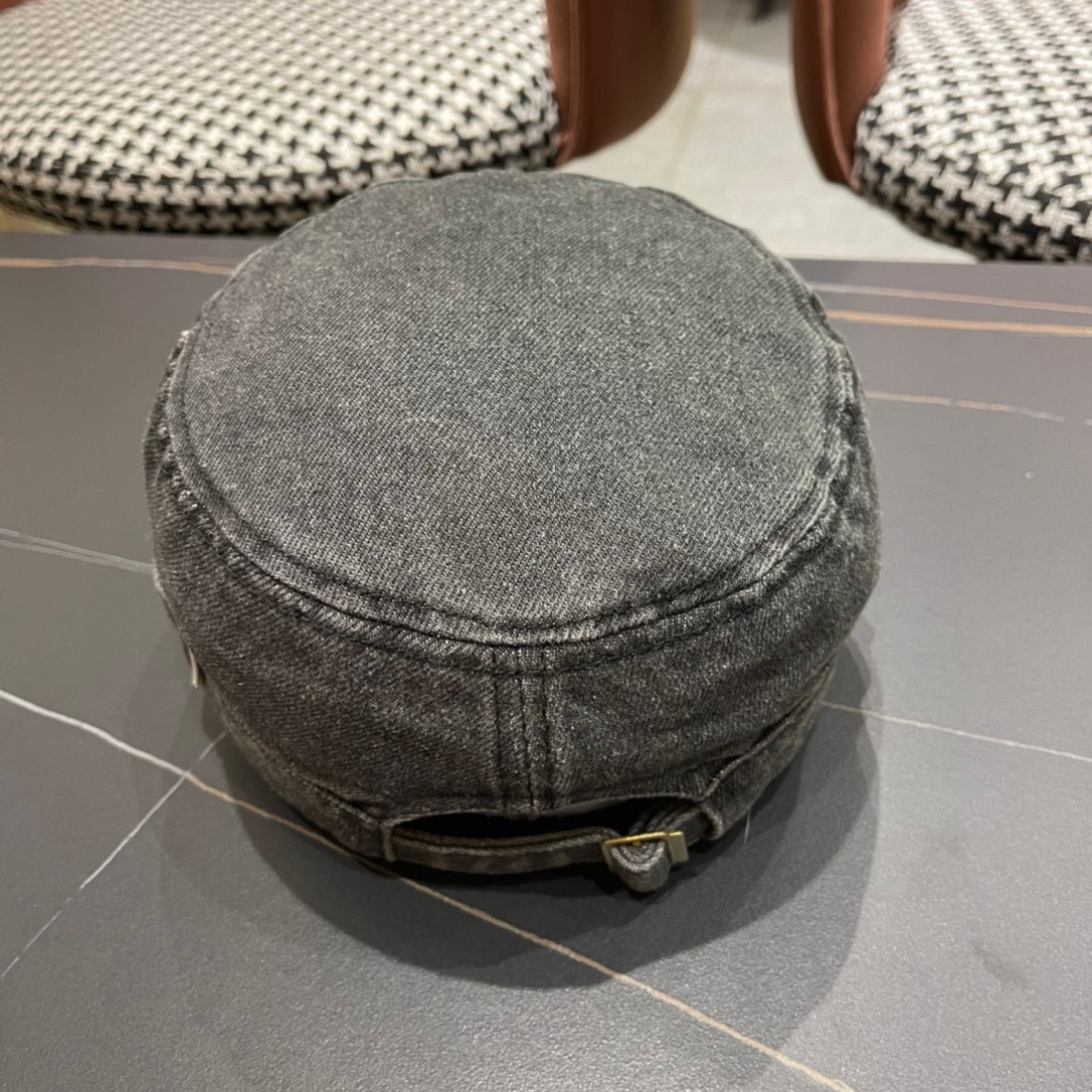 。Celine 赛琳春季新款军贝雷帽是鸭舌牛仔贝雷帽 进口材质笔挺舒展 整体爽朗有书卷气👍👍