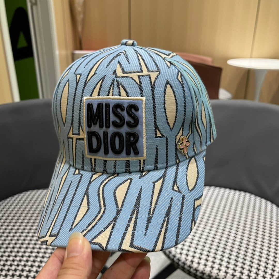  Dior 迪奥 2025新款原单棒球帽， 精致純也格调很有感觉，专柜断货热门，质量超赞