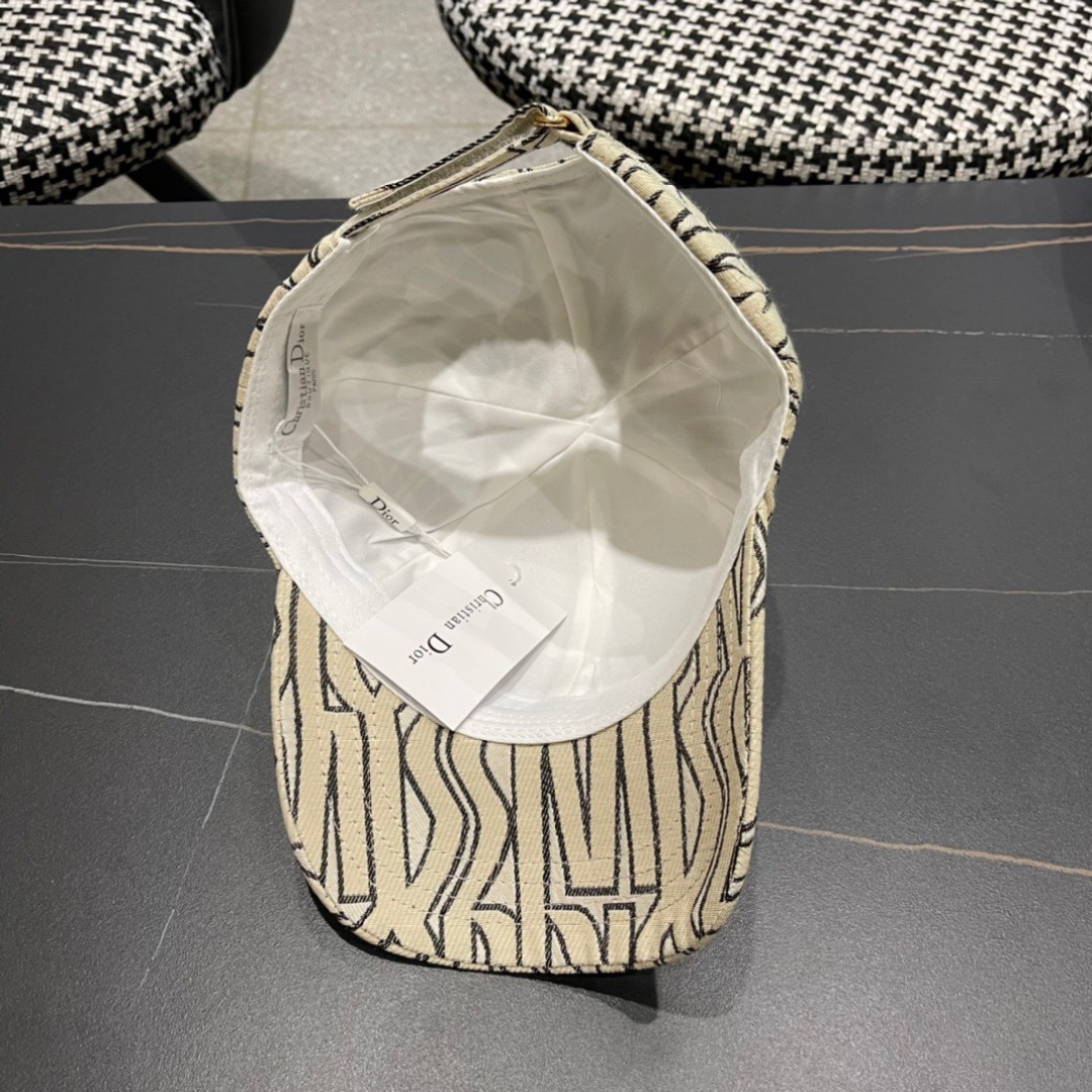  Dior 迪奥 2025新款原单棒球帽， 精致純也格调很有感觉，专柜断货热门，质量超赞