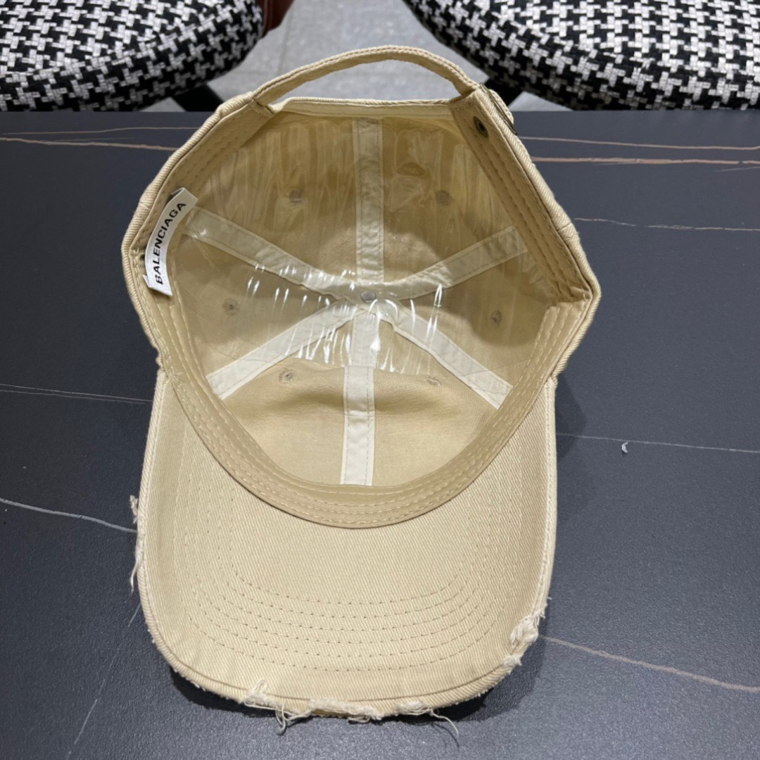  BALENCIAGA巴黎世家新款画画棒球帽，很酷的色系，男女佩戴都有不同style，巴黎粉必入款！
