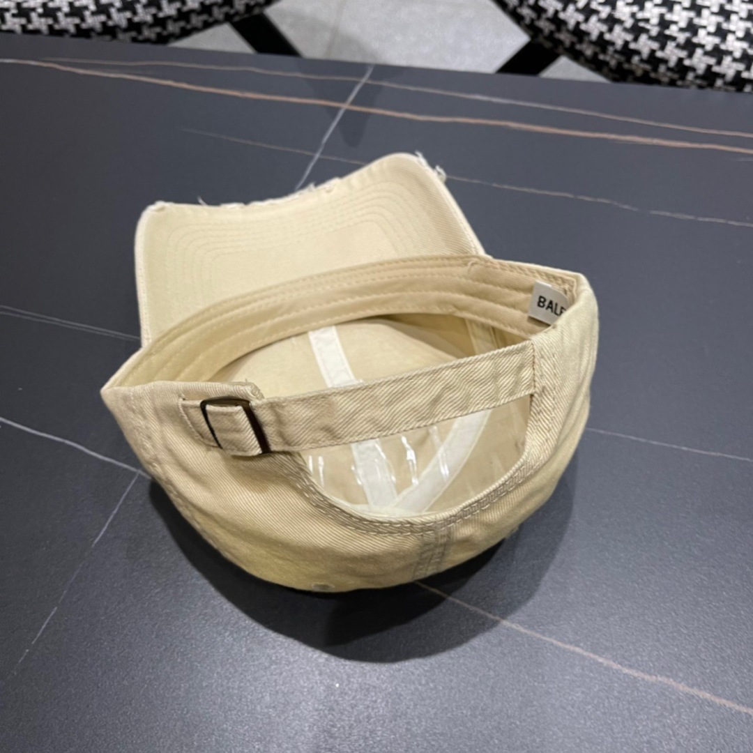  BALENCIAGA巴黎世家新款画画棒球帽，很酷的色系，男女佩戴都有不同style，巴黎粉必入款！