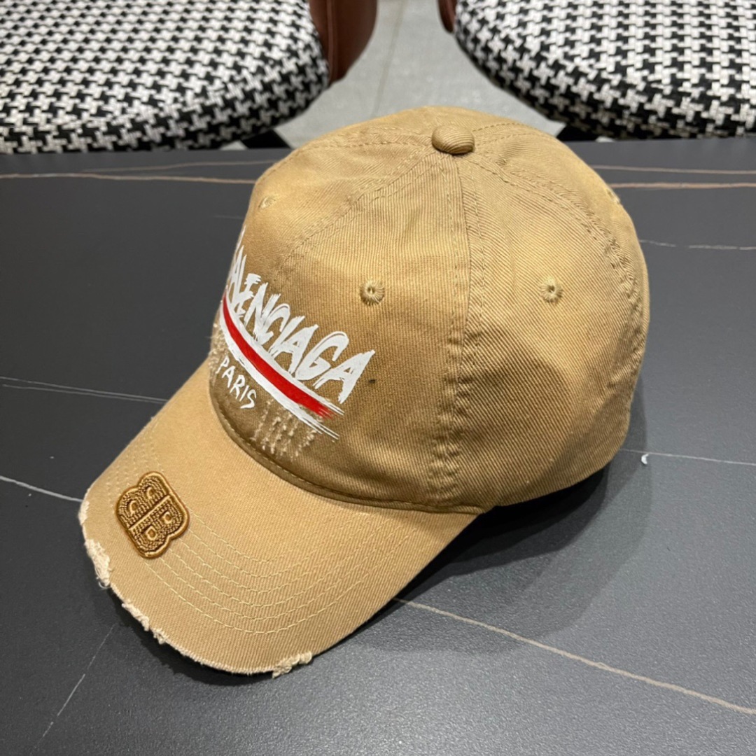  BALENCIAGA巴黎世家新款画画棒球帽，很酷的色系，男女佩戴都有不同style，巴黎粉必入款！