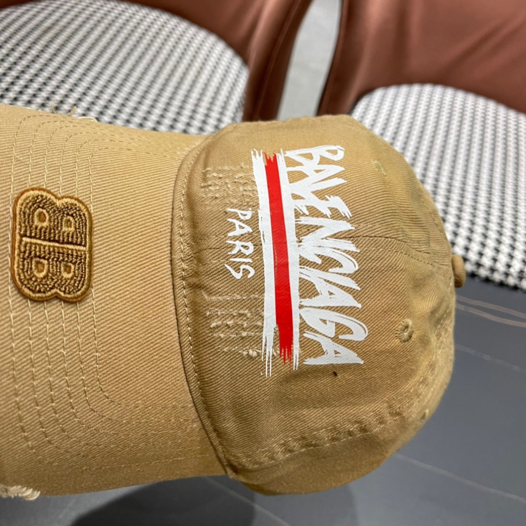  BALENCIAGA巴黎世家新款画画棒球帽，很酷的色系，男女佩戴都有不同style，巴黎粉必入款！