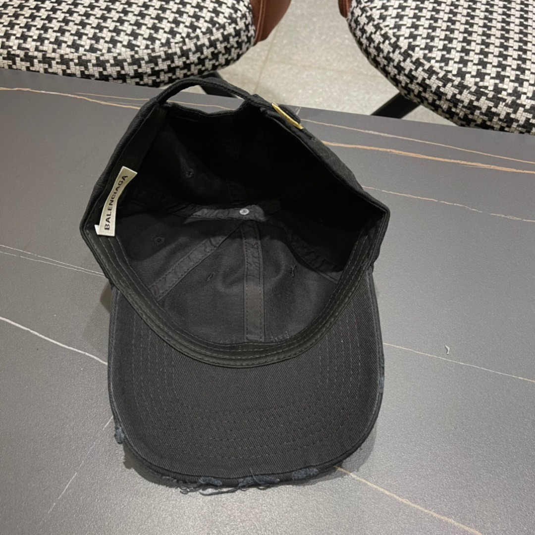  BALENCIAGA巴黎世家新款画画棒球帽，很酷的色系，男女佩戴都有不同style，巴黎粉必入款！