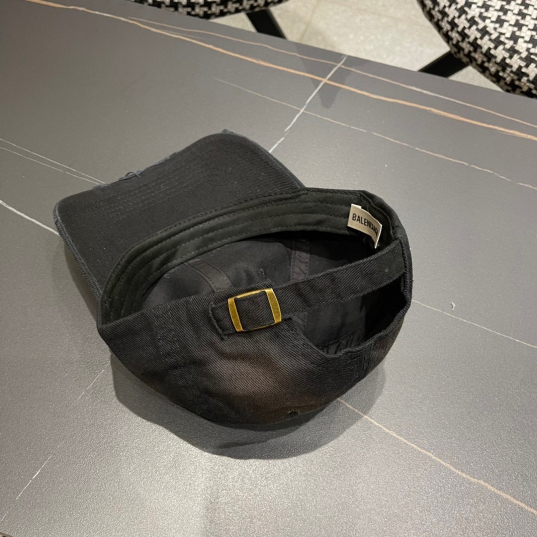  BALENCIAGA巴黎世家新款画画棒球帽，很酷的色系，男女佩戴都有不同style，巴黎粉必入款！