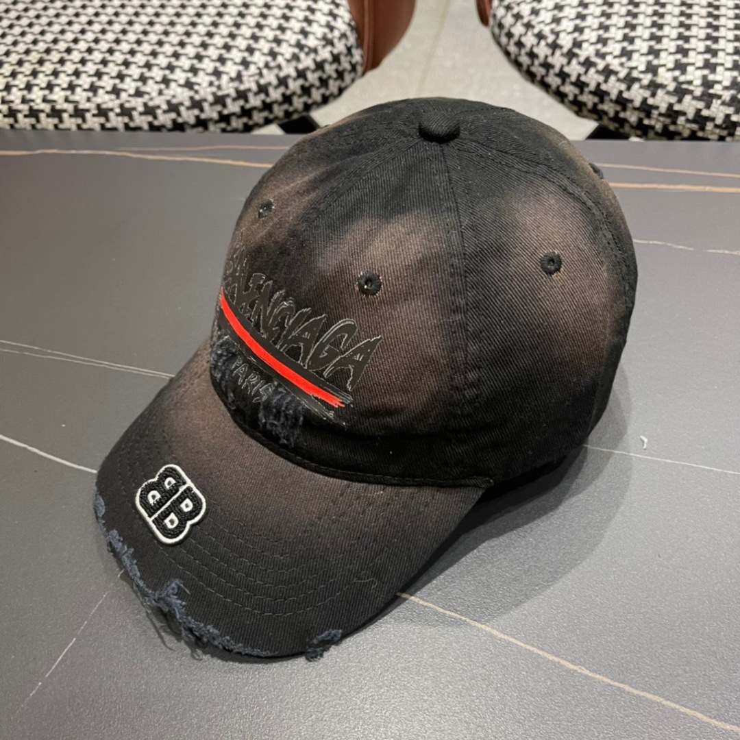  BALENCIAGA巴黎世家新款画画棒球帽，很酷的色系，男女佩戴都有不同style，巴黎粉必入款！