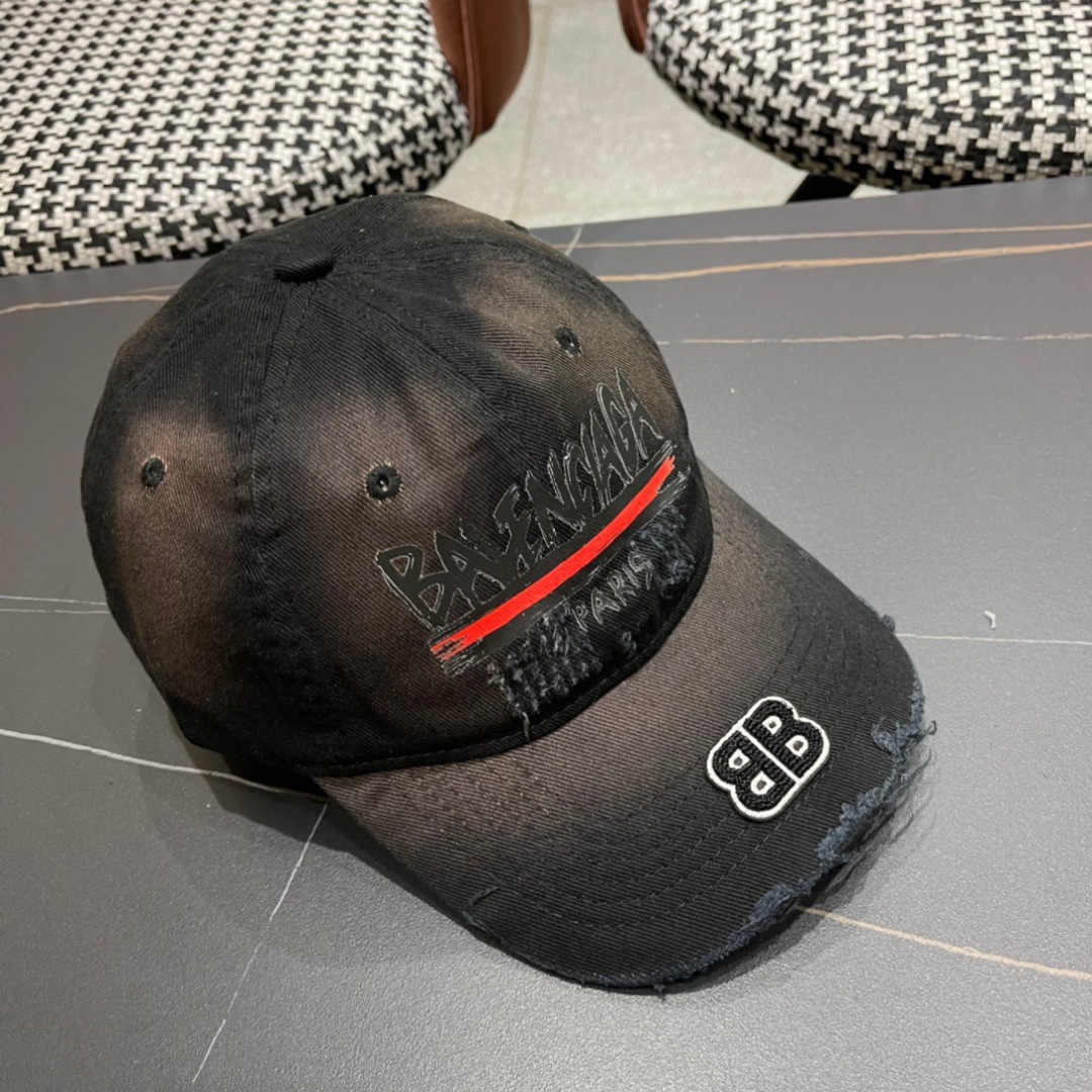  BALENCIAGA巴黎世家新款画画棒球帽，很酷的色系，男女佩戴都有不同style，巴黎粉必入款！