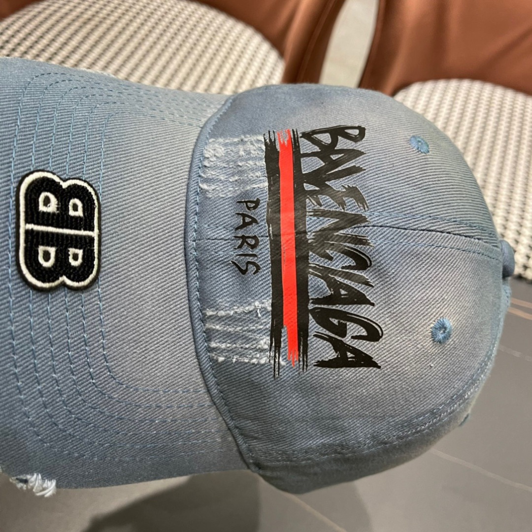  BALENCIAGA巴黎世家新款画画棒球帽，很酷的色系，男女佩戴都有不同style，巴黎粉必入款！