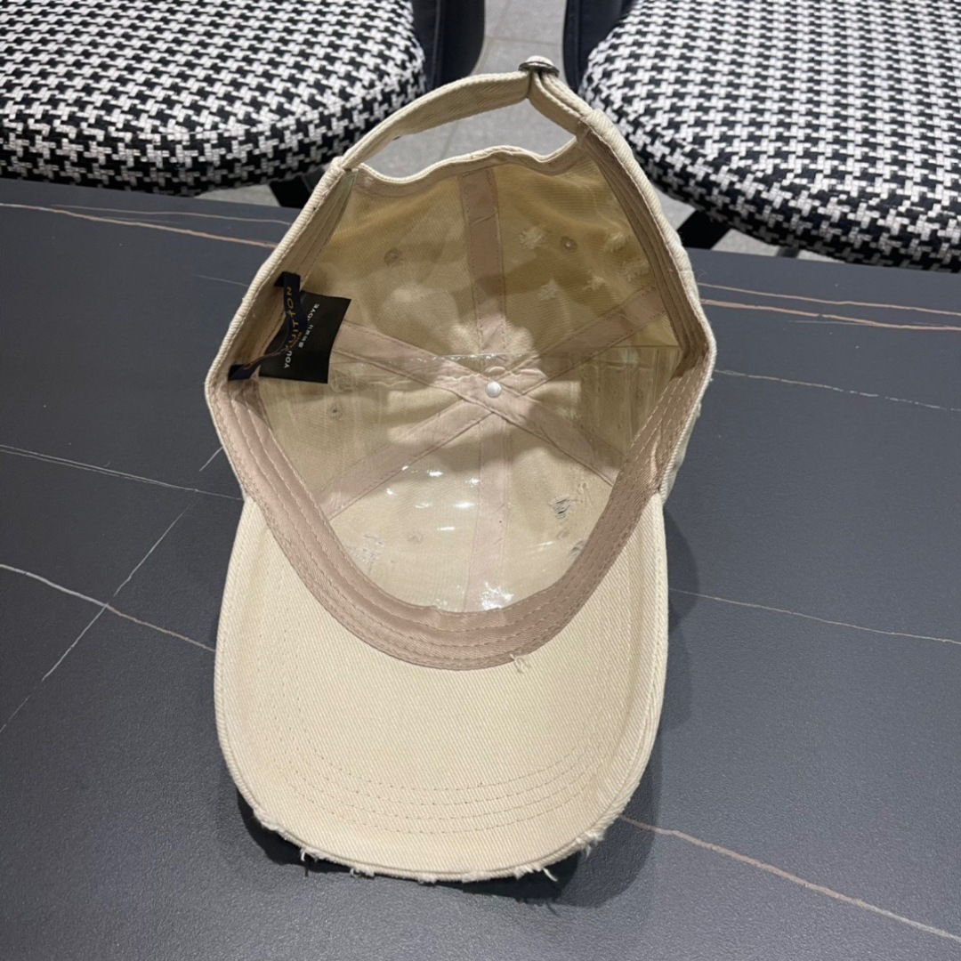 
路易威登破洞棒球帽🧢
LV新款真的太好看了手感和质感都超棒的
可盐可甜