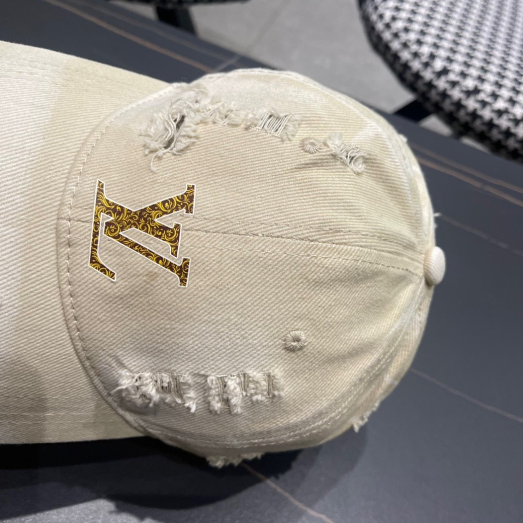 
路易威登破洞棒球帽🧢
LV新款真的太好看了手感和质感都超棒的
可盐可甜
