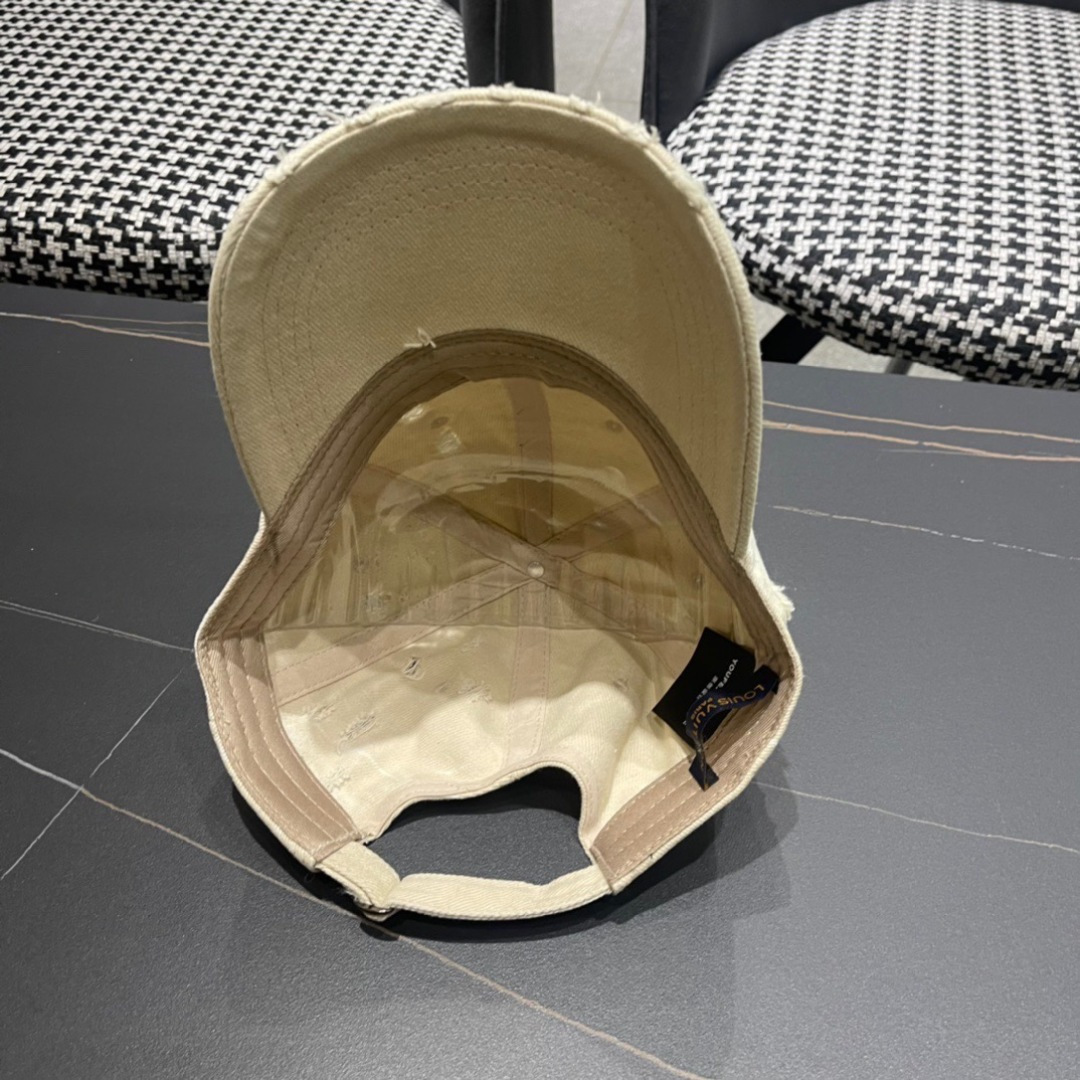 
路易威登破洞棒球帽🧢
LV新款真的太好看了手感和质感都超棒的
可盐可甜