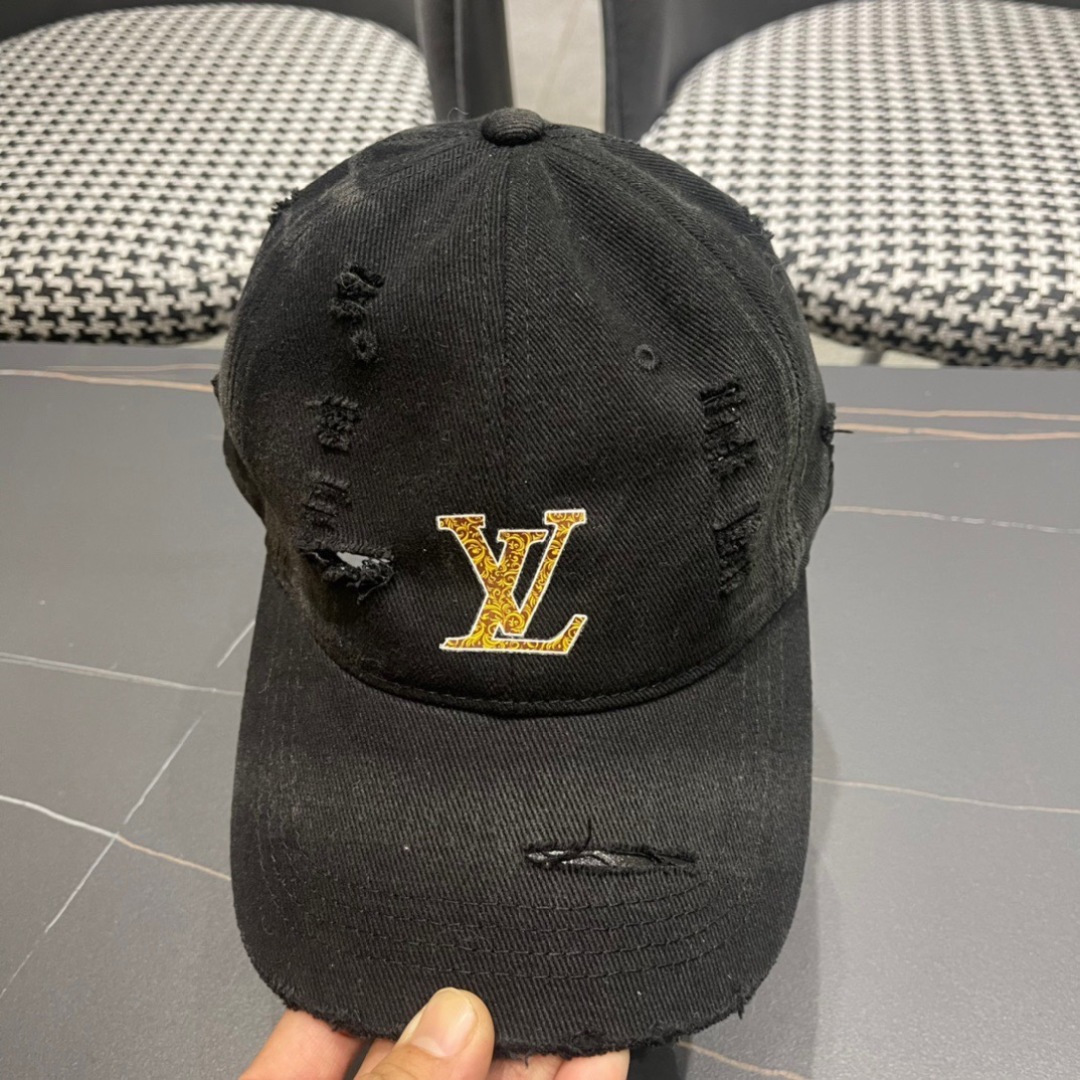 
路易威登破洞棒球帽🧢
LV新款真的太好看了手感和质感都超棒的
可盐可甜