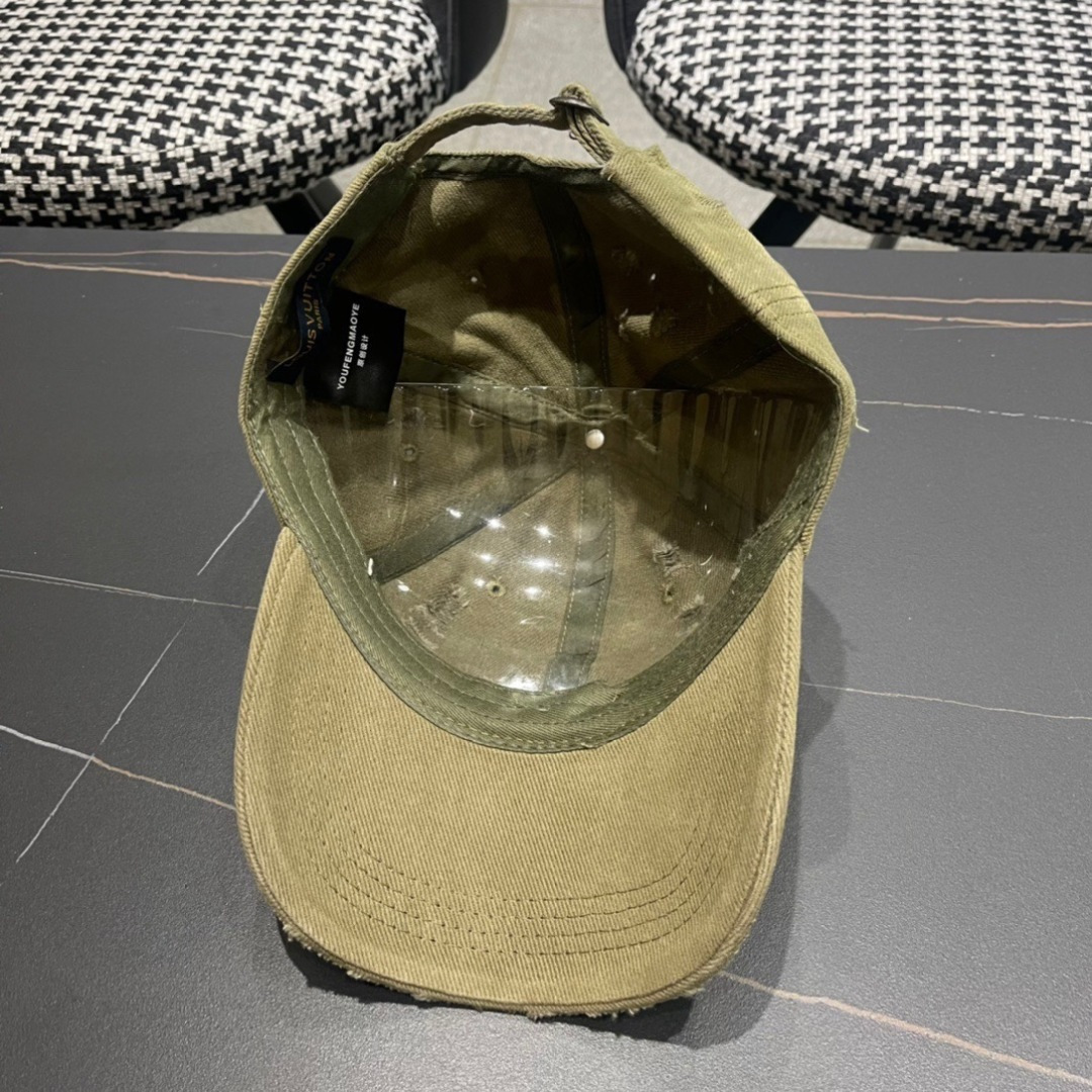 
路易威登破洞棒球帽🧢
LV新款真的太好看了手感和质感都超棒的
可盐可甜