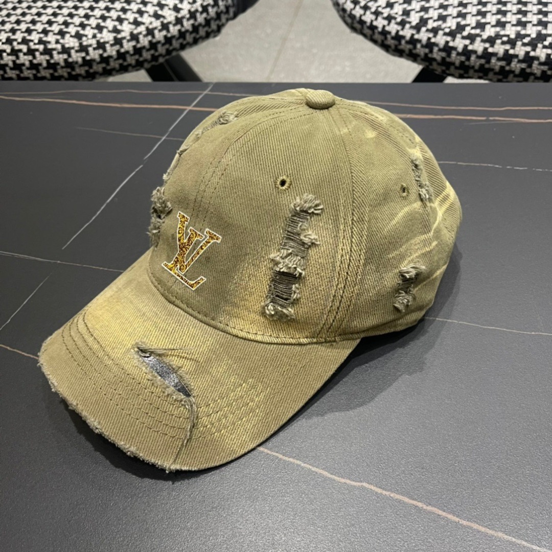 
路易威登破洞棒球帽🧢
LV新款真的太好看了手感和质感都超棒的
可盐可甜