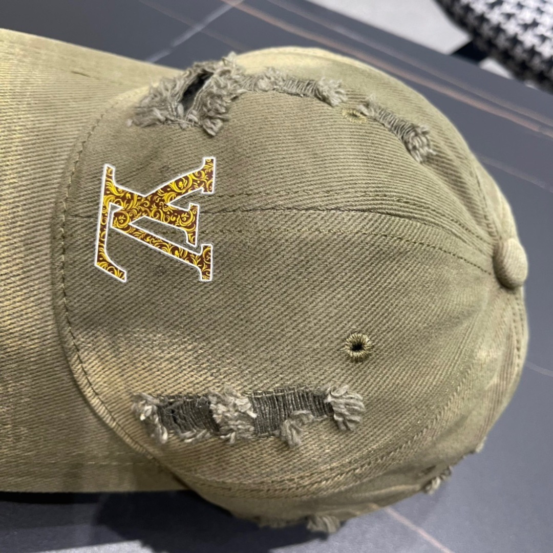 
路易威登破洞棒球帽🧢
LV新款真的太好看了手感和质感都超棒的
可盐可甜