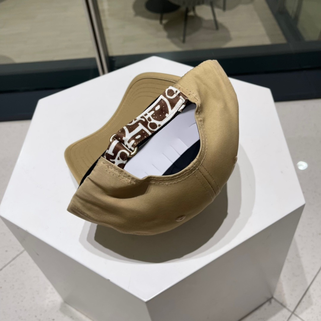 【DIOR迪奥】2023新款拼色棒球帽，新款出货，大牌款超好搭配，赶紧入手！