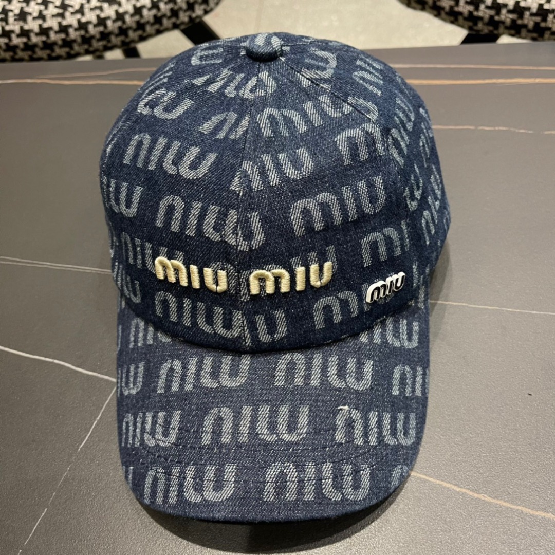 
谬谬miumiu原单棒球帽，正品开模订制，原版透气帆布面料，做工细致，时尚帅气质量超赞！