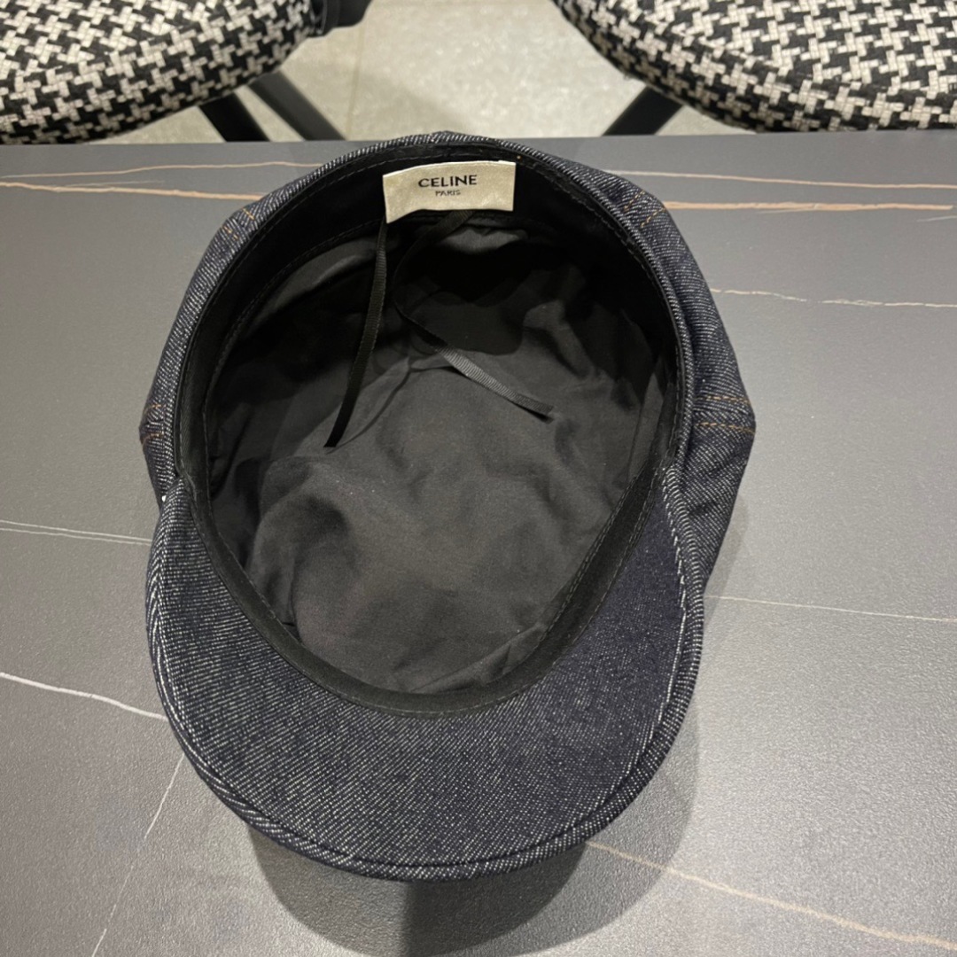。Celine 赛琳新款军贝雷帽是鸭舌牛仔贝雷帽 进口材质笔挺舒展 整体爽朗有书卷气👍👍
