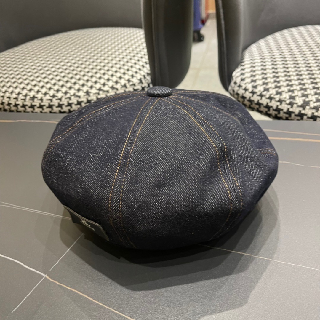 。Celine 赛琳新款军贝雷帽是鸭舌牛仔贝雷帽 进口材质笔挺舒展 整体爽朗有书卷气👍👍